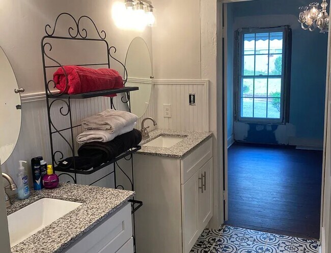 Foto del edificio - 147 White Cir