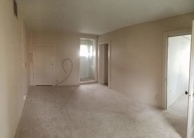 Building Photo - 106 Block St