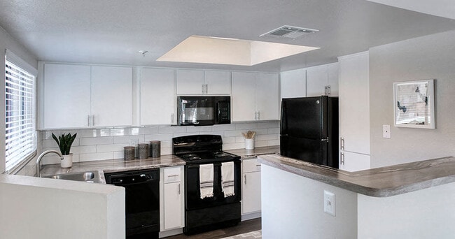 Foto del edificio - The Enclave Apartment Homes