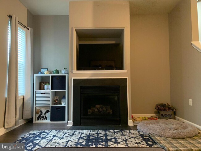 Foto del edificio - Charming Townhome-Style Condo with Garage ...
