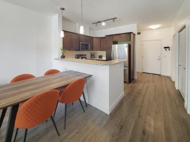 Photo du bâtiment - 1.0 bedroom in Calgary Alberta T2G 5S8