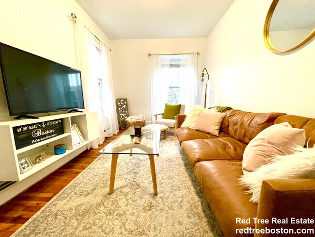 Building Photo - 66 L St