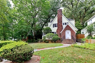 Building Photo - 1272 E Laurelton Pkwy