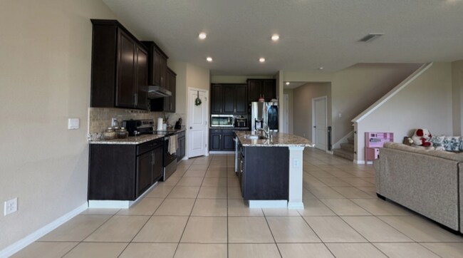 Foto del edificio - 13781 Wineberry Dr