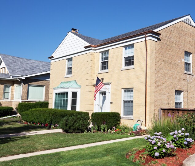 Homes along a residential street in Edison Park