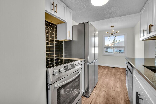 Photo du bâtiment - 8 Lakewood Village NW