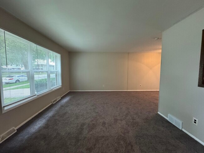 Foto del edificio - 6451 N 73rd St