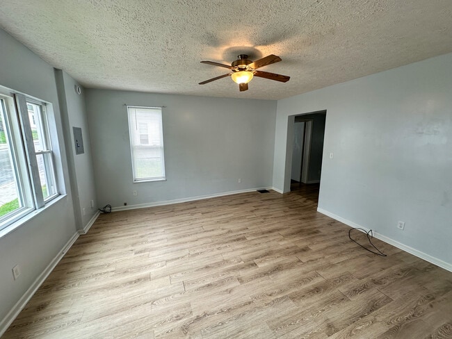 Living room - 2 S Madison St