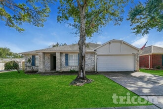 Building Photo - 5603 Rivertree Ln