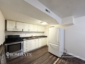 Building Photo - 14 Holywell Dr