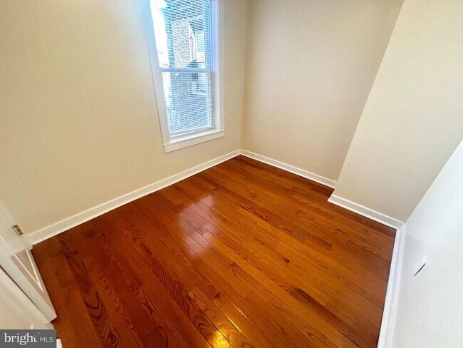 Building Photo - 2105 W Seybert St