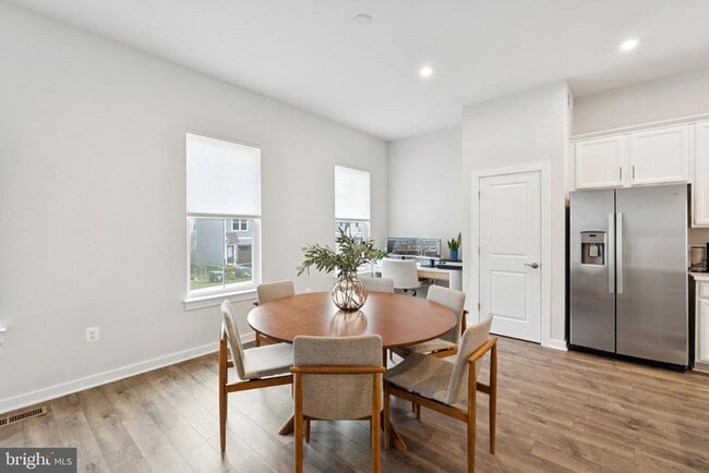 Building Photo - 1750 Blue Spruce St