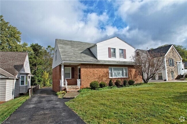 Building Photo - 21015 Halworth Rd