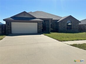 Building Photo - 2404 Terry Dr