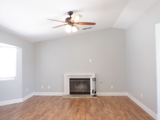 Foto del edificio - Cul De Sac Cutie in the City