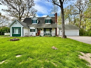 Building Photo - 5107 White Oak Terrace
