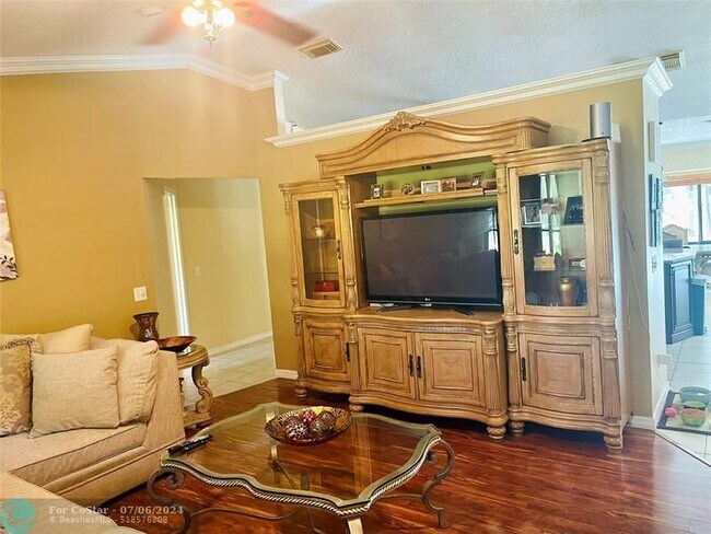 Foto del edificio - 6757 SW Travers St