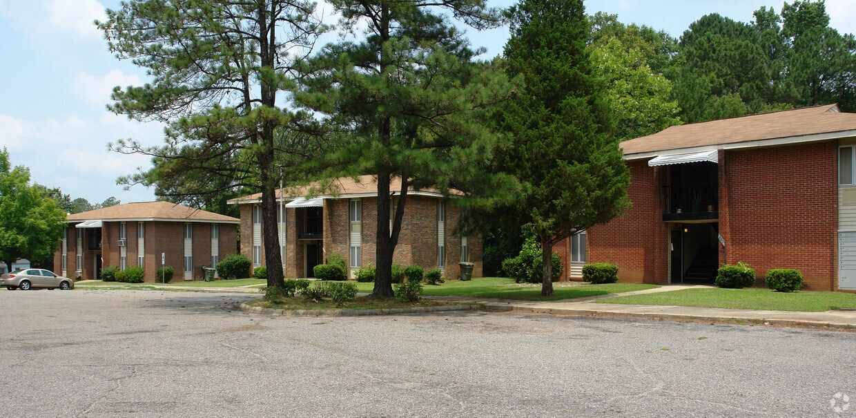 Building Photo - Hillside Manor