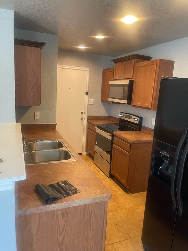 Building Photo - 620 Northgap Dr