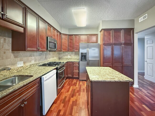 Foto del edificio - 701 W Rand Rd