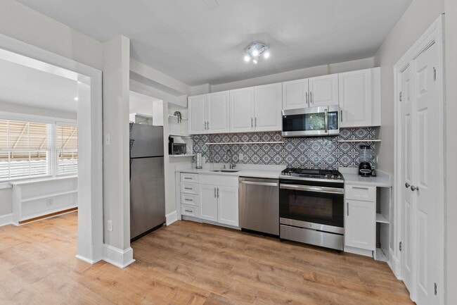 Renovated kit. w/SS appliances! - 2339 3rd St NE