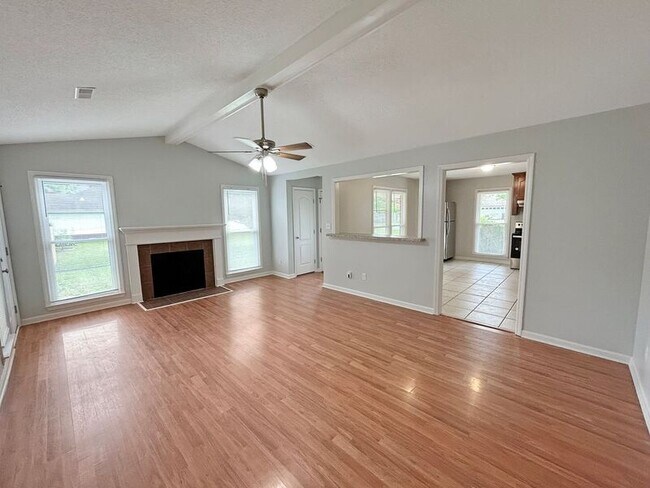 Foto del edificio - 111 Clear Creek Dr