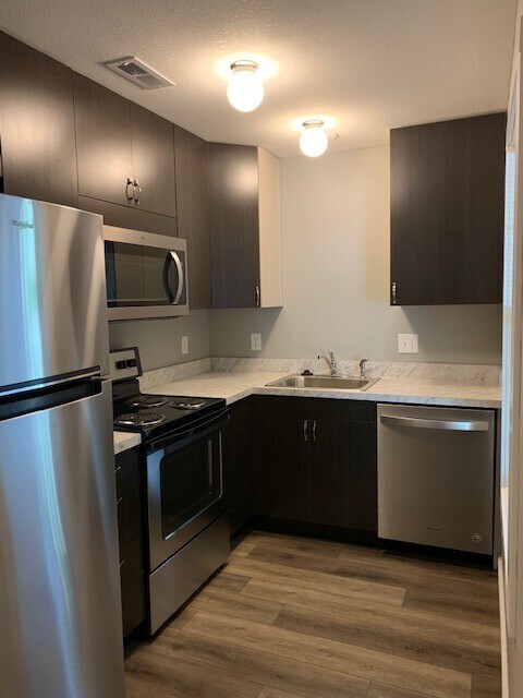 Foto del edificio - 1121 E 13th St