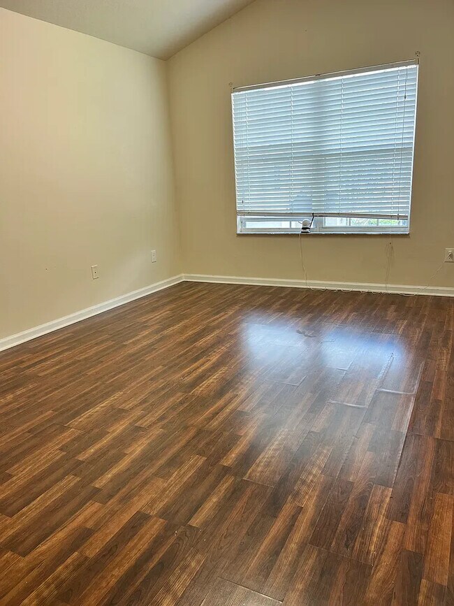 Segundo dormitorio - 6058 Twain St