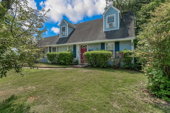 Foto del edificio - 1729 S Lakeland Dr