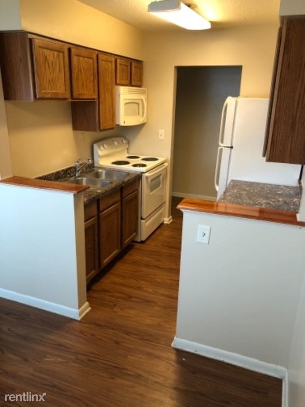 Building Photo - 7703 Hickman Rd