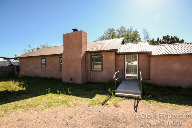 Front of House - 9 Pineway Blvd