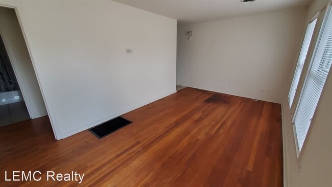 Building Photo - 3 br, 1 bath House - 1509 W. 48th