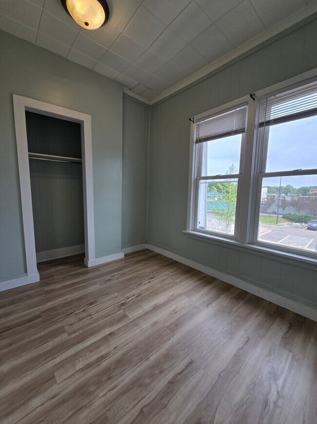 Foto del edificio - 408 Huron St
