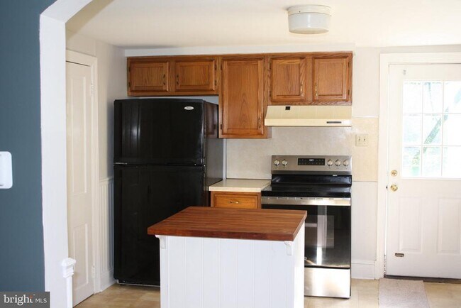 Building Photo - 545 Northbrook Rd