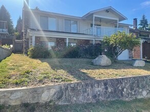 Building Photo - 1014 Dory St