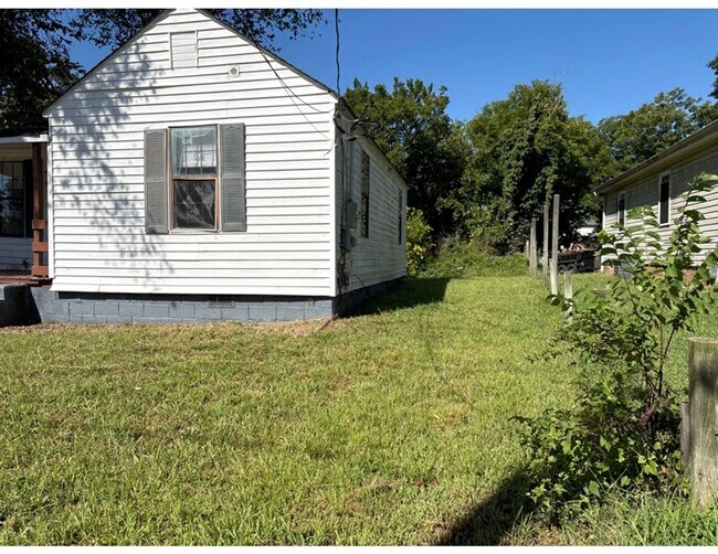 Photo - 2 Bedroom 1 Bath Home Available in High Po...