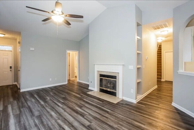 Foto del edificio - 8311 Springhead Ln