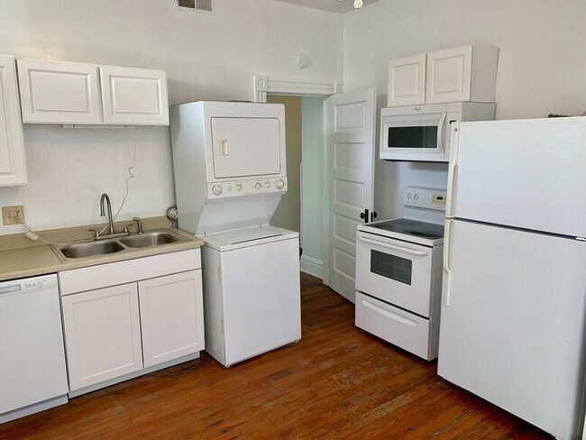 Building Photo - 419 N 26th St
