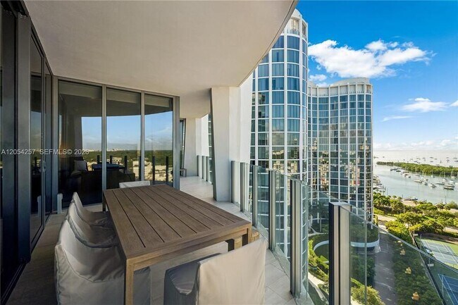 Foto del edificio - 2831 S Bayshore Dr