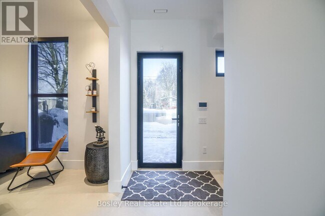 Photo du bâtiment - 142 Sixth St