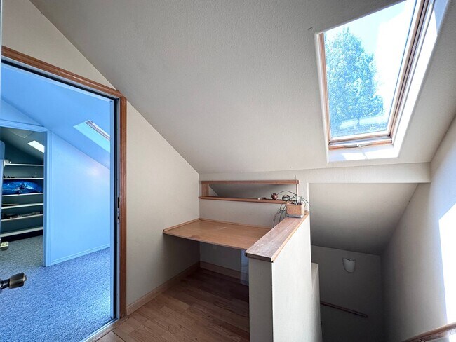Foto del edificio - Cozy Studio-ADU in Maplewood Neighborhood! Move in special!!