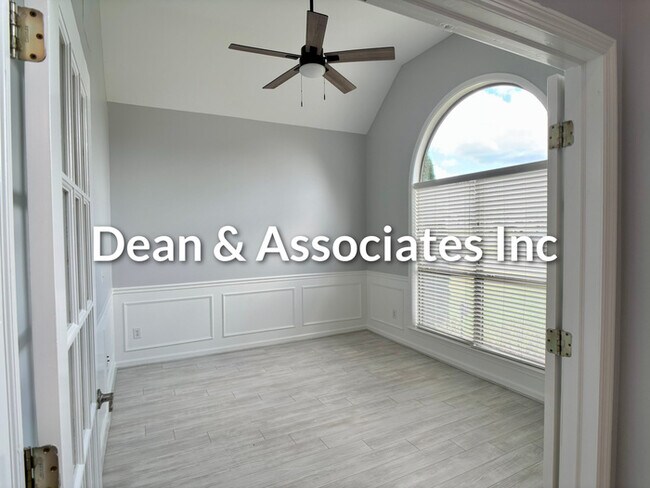 Building Photo - 653 Bentmoor Dr
