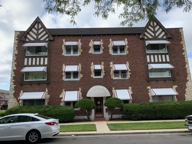 Building Photo - 5807 W Barry Ave