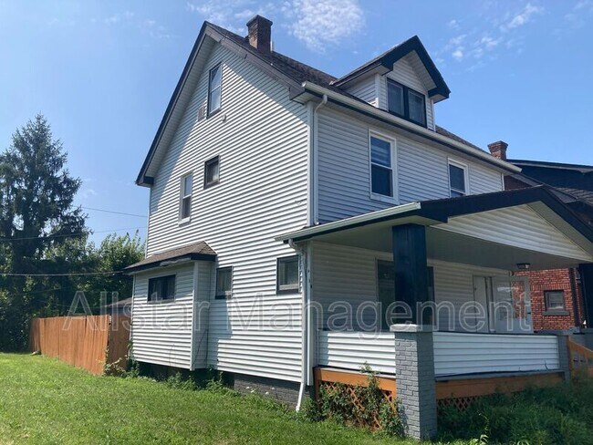 Foto del edificio - 13220 Alvin Ave