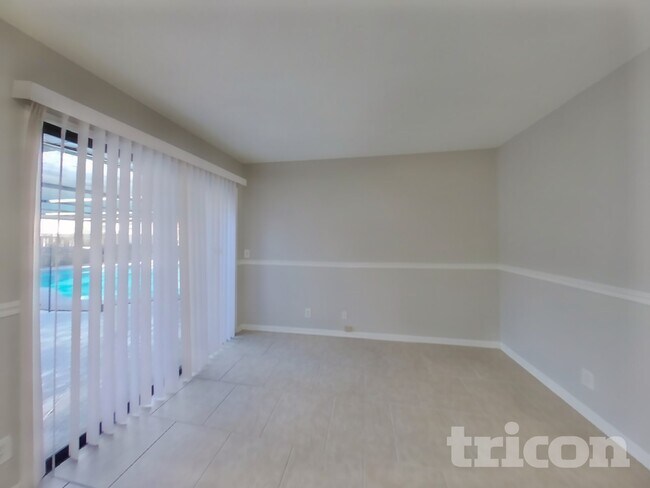 Foto del edificio - 7937 Dwyer Dr