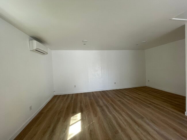 Foto del edificio - 14788 Polk St