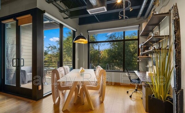 Building Photo - 4020 N Scottsdale Rd