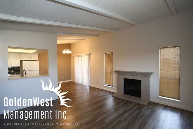 Building Photo - Beautiful 2Bdm 2Ba Upstairs Condo in the H...