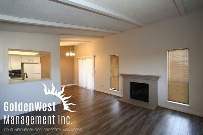 Foto del edificio - Beautiful 2Bdm 2Ba Upstairs Condo in the H...
