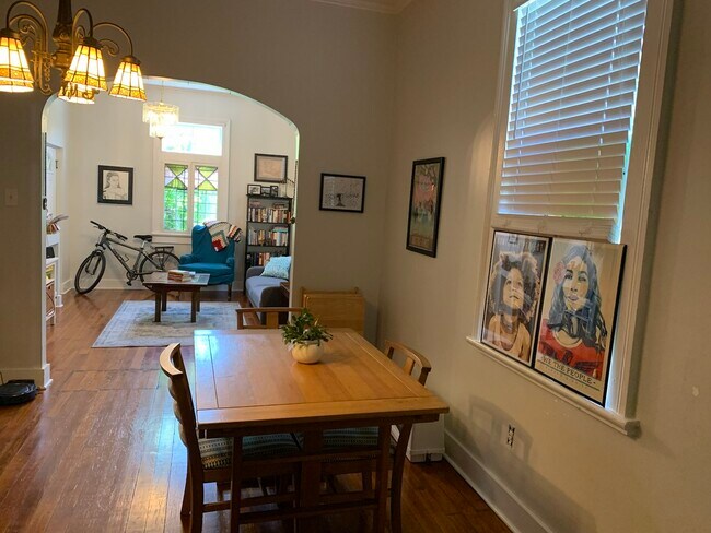 Foto del edificio - 8803 Pritchard Pl